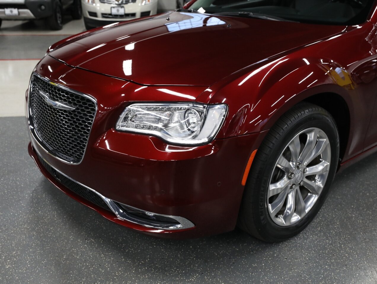 2018 Chrysler 300 Limited AWD - Photo 3 - Addison, IL 60101