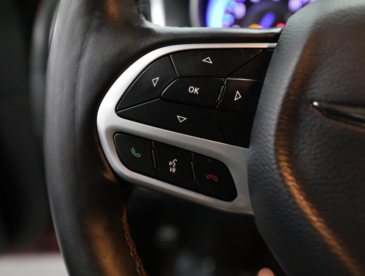 2018 Chrysler 300 Limited AWD - Photo 40 - Addison, IL 60101