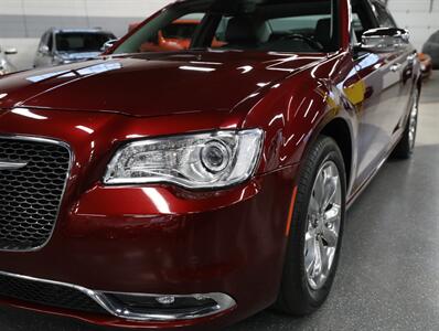 2018 Chrysler 300 Limited AWD - Photo 5 - Addison, IL 60101