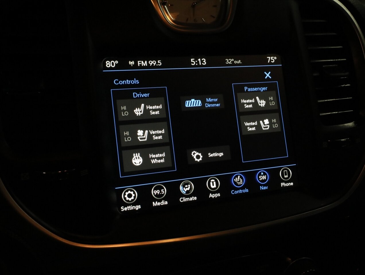 2018 Chrysler 300 Limited AWD - Photo 39 - Addison, IL 60101