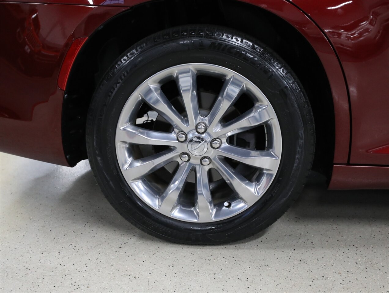 2018 Chrysler 300 Limited AWD - Photo 47 - Addison, IL 60101