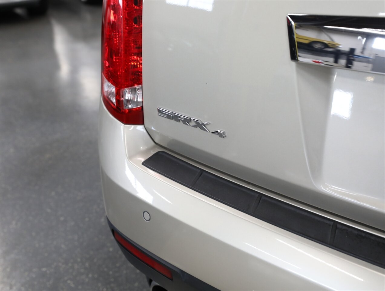 2015 Cadillac SRX Premium Collection AWD - Photo 11 - Addison, IL 60101