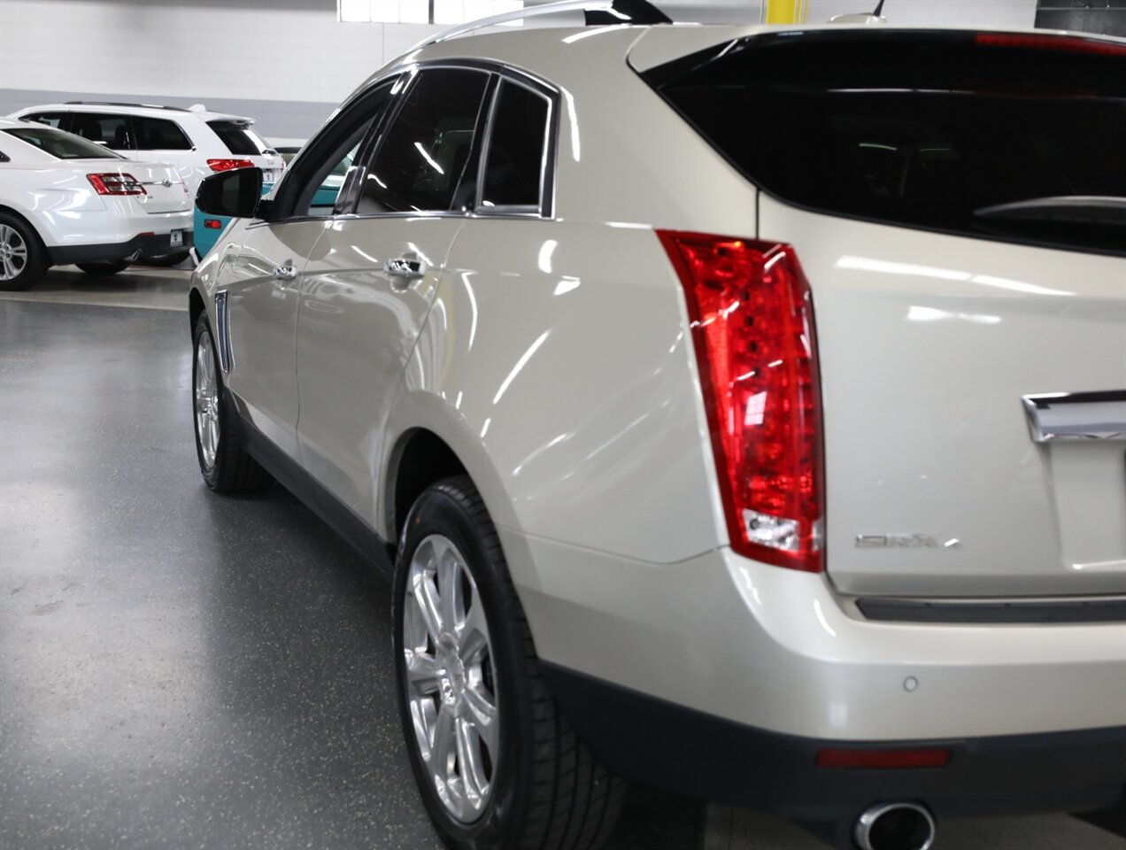 2015 Cadillac SRX Premium Collection AWD - Photo 14 - Addison, IL 60101