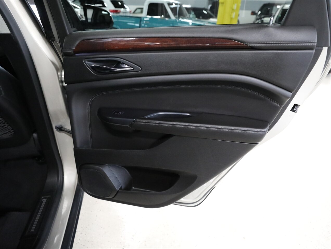 2015 Cadillac SRX Premium Collection AWD - Photo 19 - Addison, IL 60101