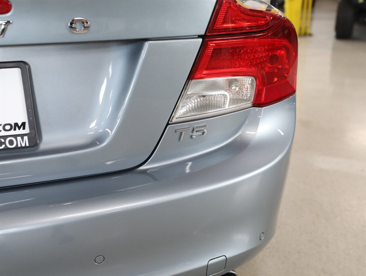 2011 Volvo C70 T5 Convertible - Photo 10 - Addison, IL 60101