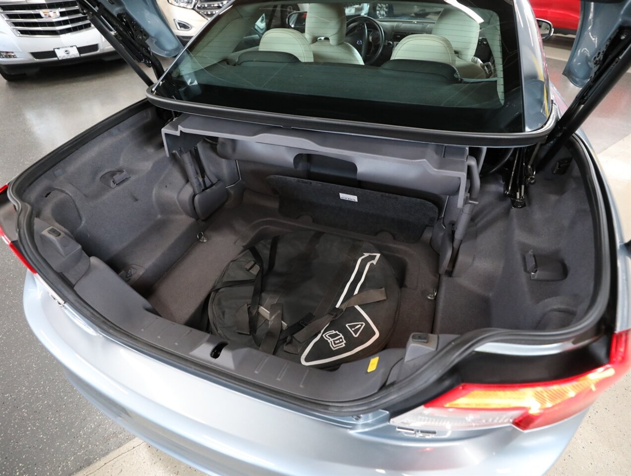 2011 Volvo C70 T5 Convertible - Photo 21 - Addison, IL 60101