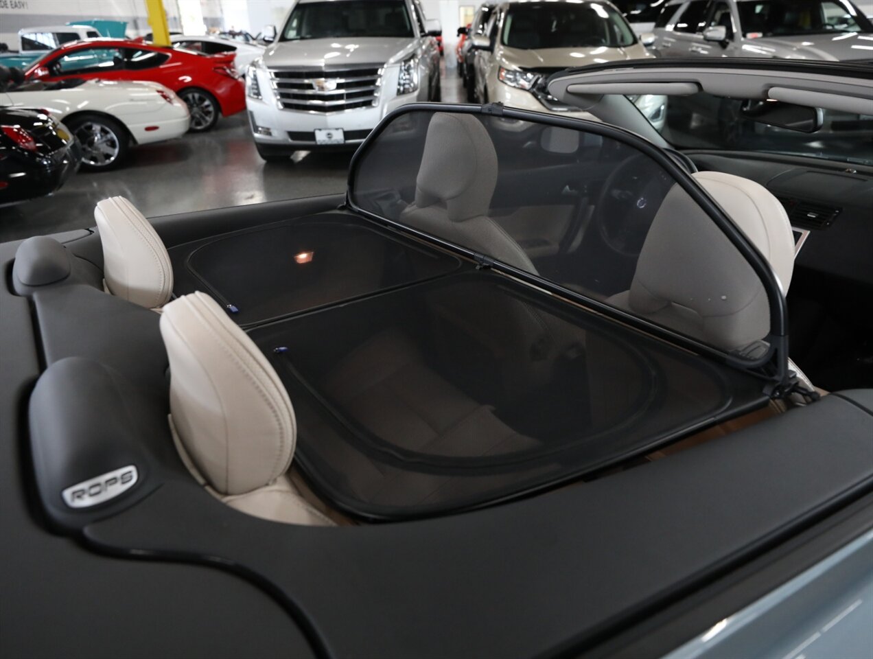 2011 Volvo C70 T5 Convertible - Photo 33 - Addison, IL 60101
