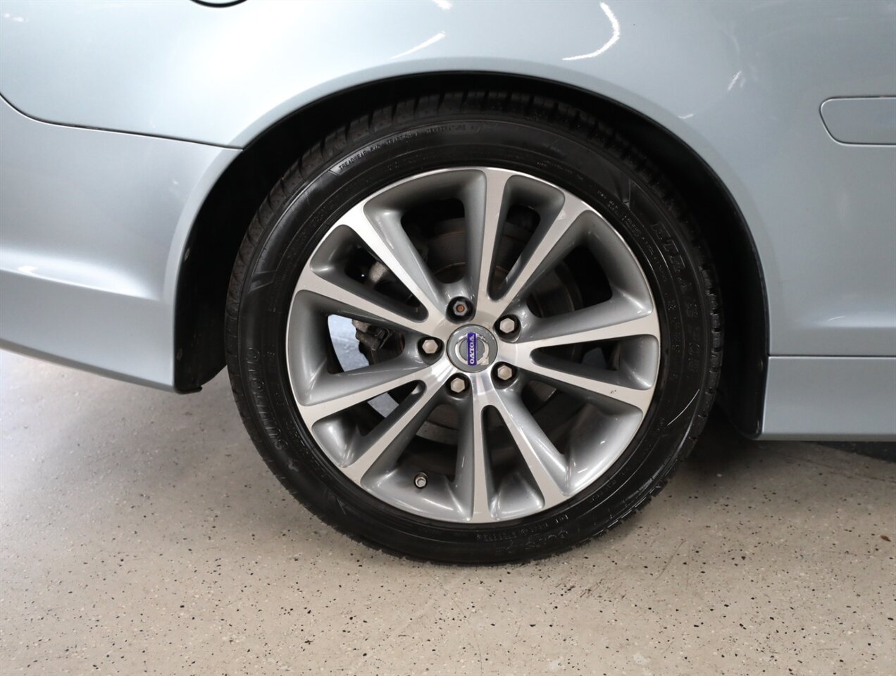 2011 Volvo C70 T5 Convertible - Photo 43 - Addison, IL 60101