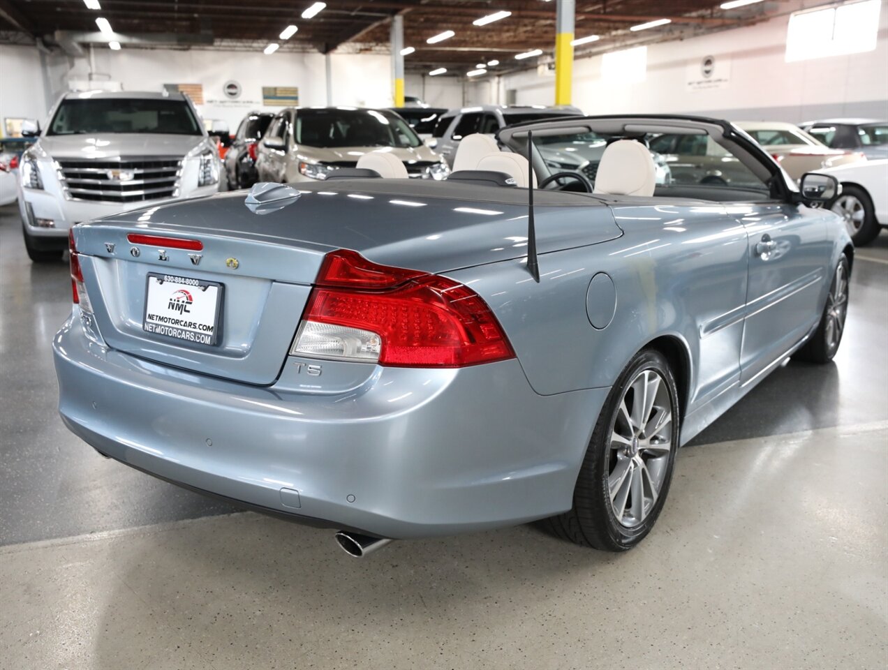 2011 Volvo C70 T5 Convertible - Photo 8 - Addison, IL 60101