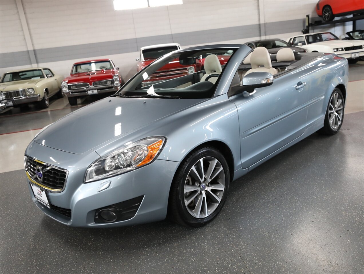 2011 Volvo C70 T5 Convertible - Photo 4 - Addison, IL 60101