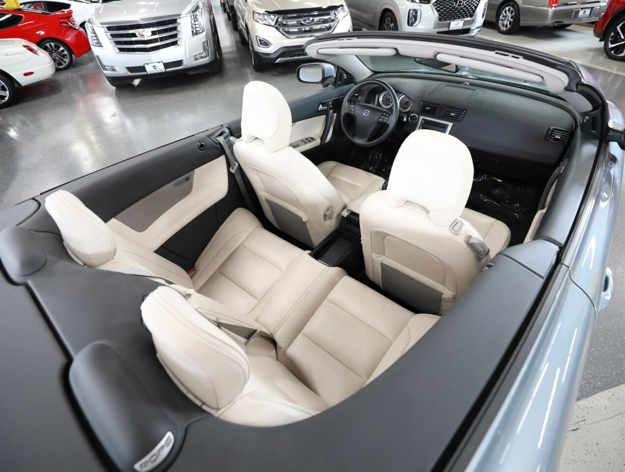 2011 Volvo C70 T5 Convertible - Photo 16 - Addison, IL 60101