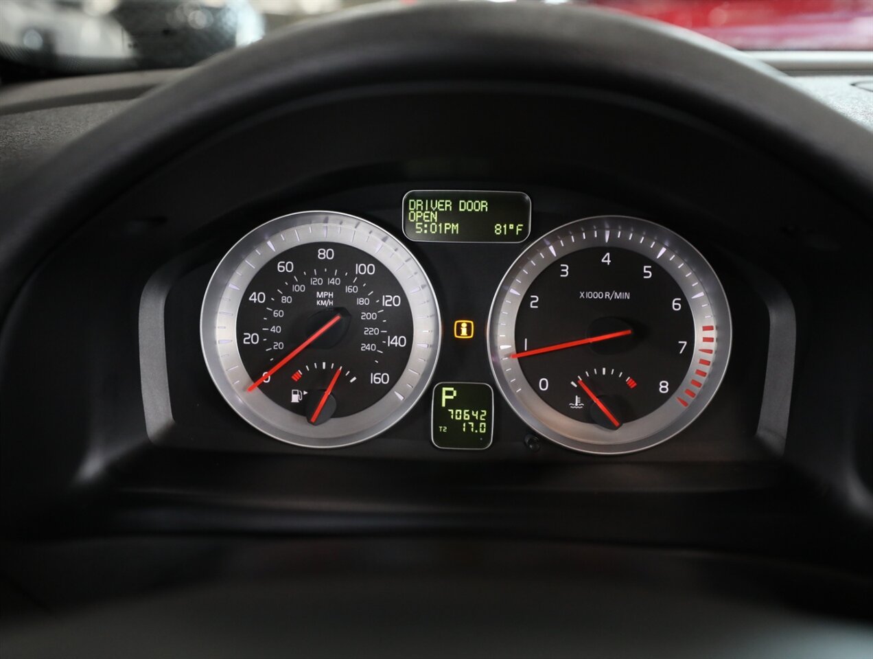 2011 Volvo C70 T5 Convertible - Photo 31 - Addison, IL 60101