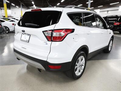 2018 Ford Escape SE AWD   - Photo 9 - Addison, IL 60101