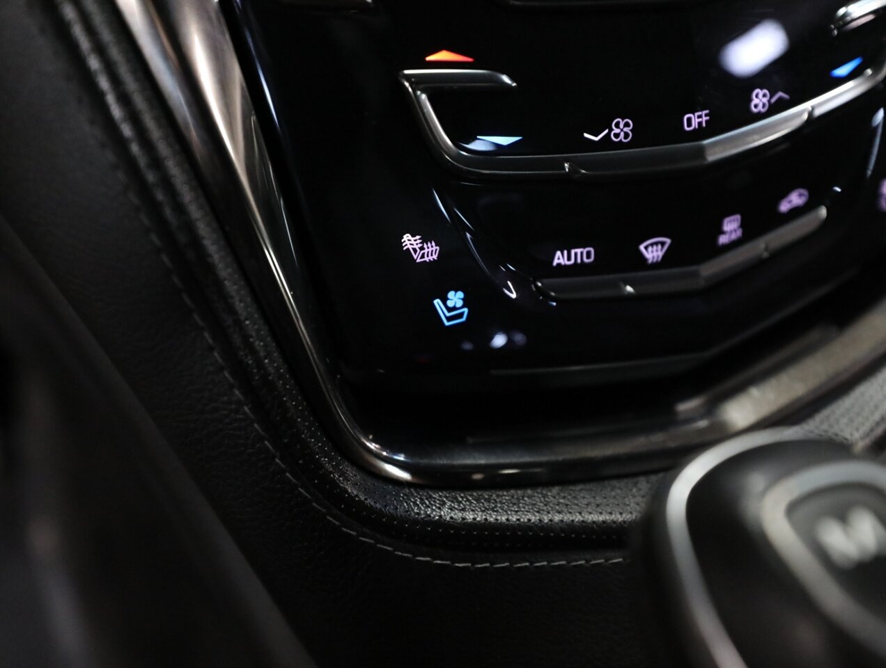 2014 Cadillac CTS 3.6L Premium Collection - Photo 38 - Addison, IL 60101