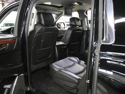 2016 Cadillac Escalade ESV Premium Collection 4WD   - Photo 33 - Addison, IL 60101