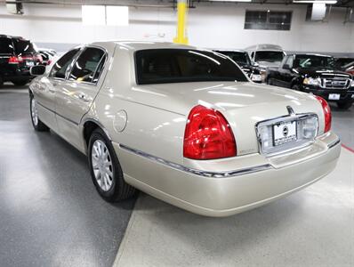 2007 Lincoln Town Car Signature   - Photo 11 - Addison, IL 60101