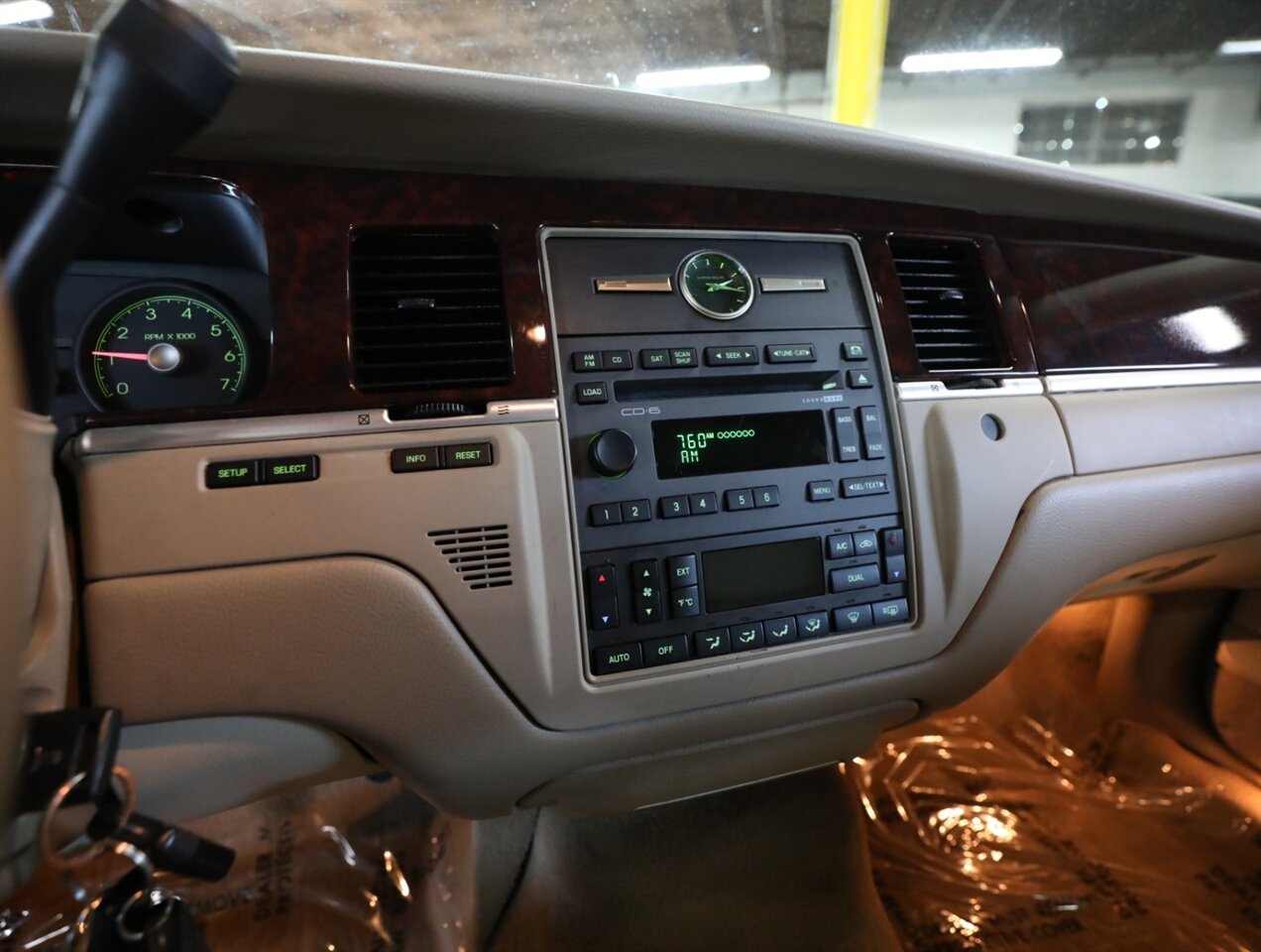 2009 Lincoln Town Car Signature Limited - Photo 31 - Addison, IL 60101