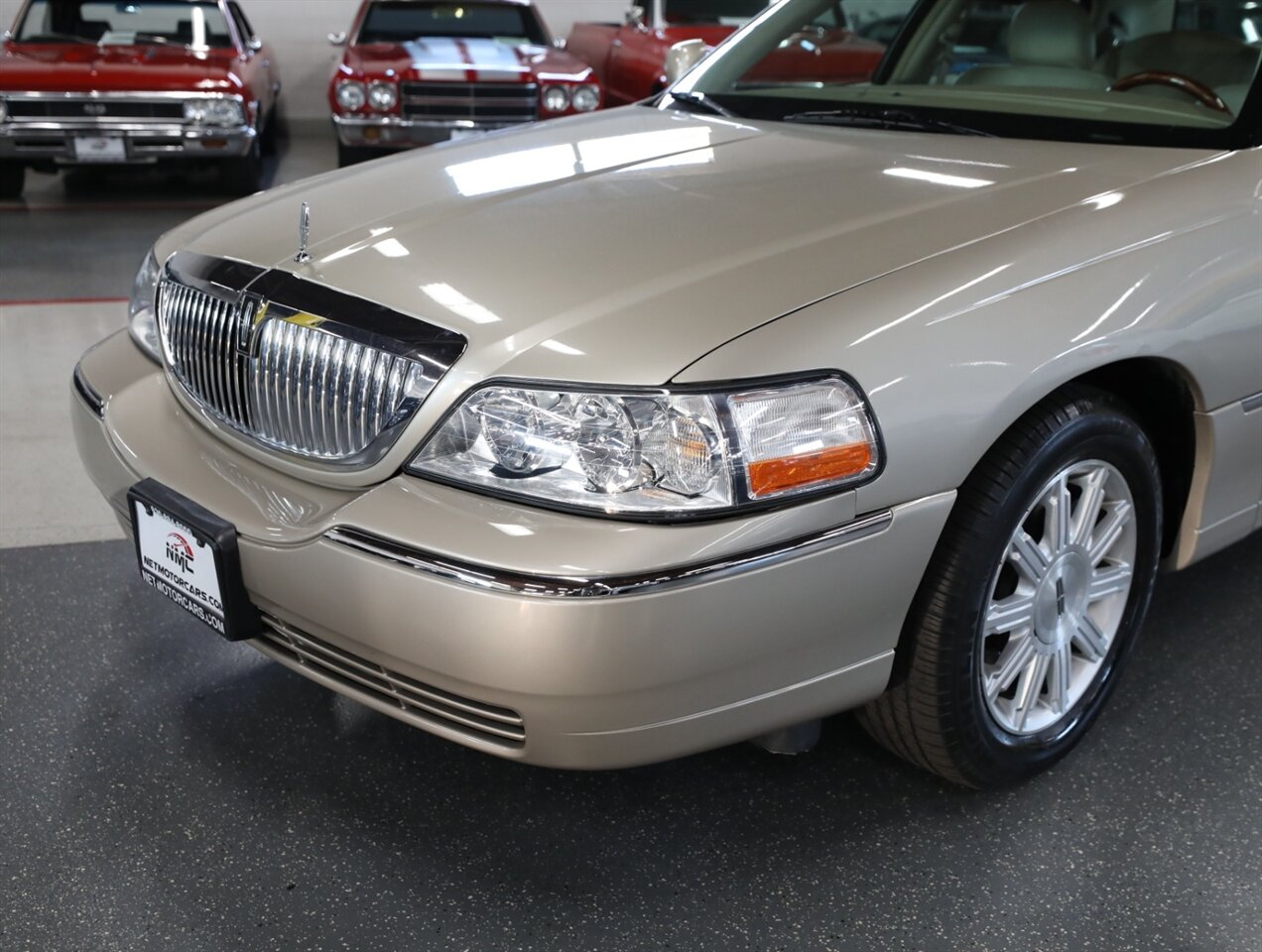 2009 Lincoln Town Car Signature Limited - Photo 3 - Addison, IL 60101