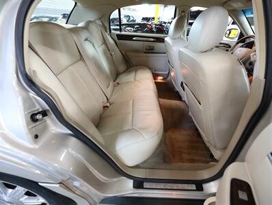 2009 Lincoln Town Car Signature Limited - Photo 21 - Addison, IL 60101