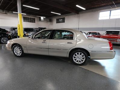 2009 Lincoln Town Car Signature Limited - Photo 15 - Addison, IL 60101