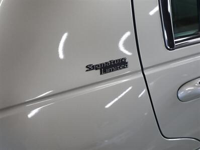 2009 Lincoln Town Car Signature Limited - Photo 9 - Addison, IL 60101