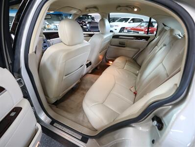 2009 Lincoln Town Car Signature Limited - Photo 24 - Addison, IL 60101