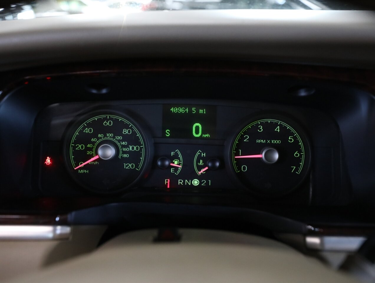 2009 Lincoln Town Car Signature Limited - Photo 33 - Addison, IL 60101