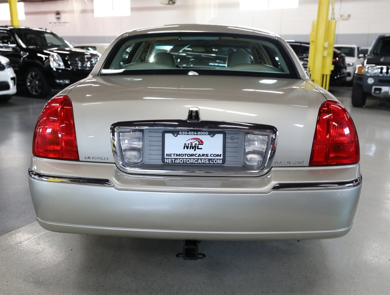 2009 Lincoln Town Car Signature Limited - Photo 11 - Addison, IL 60101