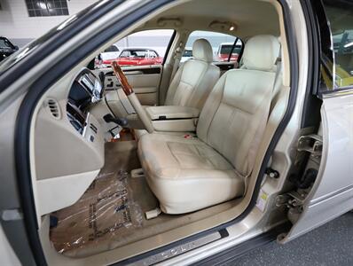 2009 Lincoln Town Car Signature Limited - Photo 30 - Addison, IL 60101