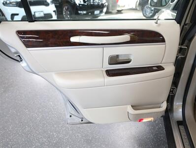 2009 Lincoln Town Car Signature Limited - Photo 23 - Addison, IL 60101