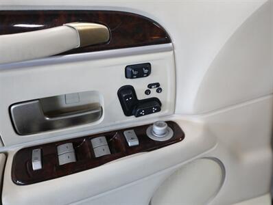 2009 Lincoln Town Car Signature Limited - Photo 28 - Addison, IL 60101