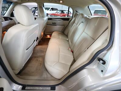 2009 Lincoln Town Car Signature Limited - Photo 25 - Addison, IL 60101