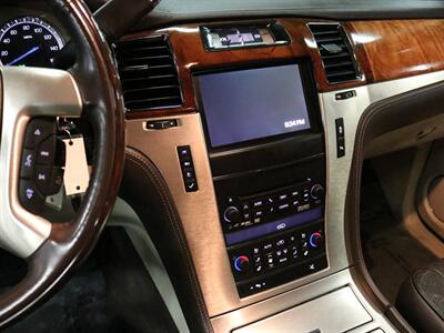 2014 Cadillac Escalade Platinum Edition AWD   - Photo 39 - Addison, IL 60101