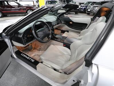 1996 Chevrolet Corvette Coupe   - Photo 34 - Addison, IL 60101