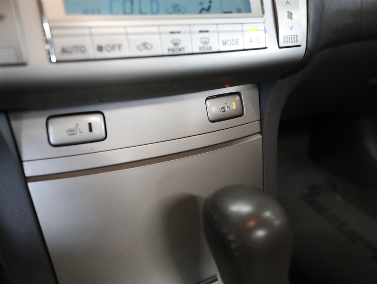 2007 Toyota Camry Solara SLE V6 - Photo 25 - Addison, IL 60101