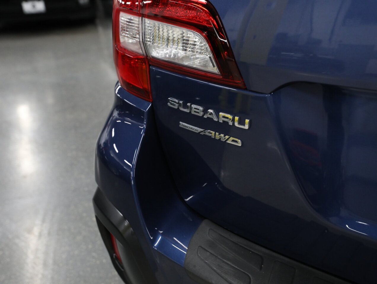 2019 Subaru Outback 2.5i Limited AWD - Photo 11 - Addison, IL 60101