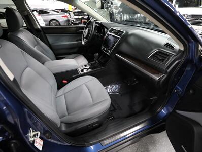 2019 Subaru Outback 2.5i Limited AWD - Photo 16 - Addison, IL 60101