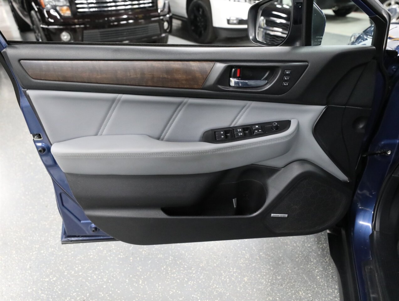 2019 Subaru Outback 2.5i Limited AWD - Photo 27 - Addison, IL 60101