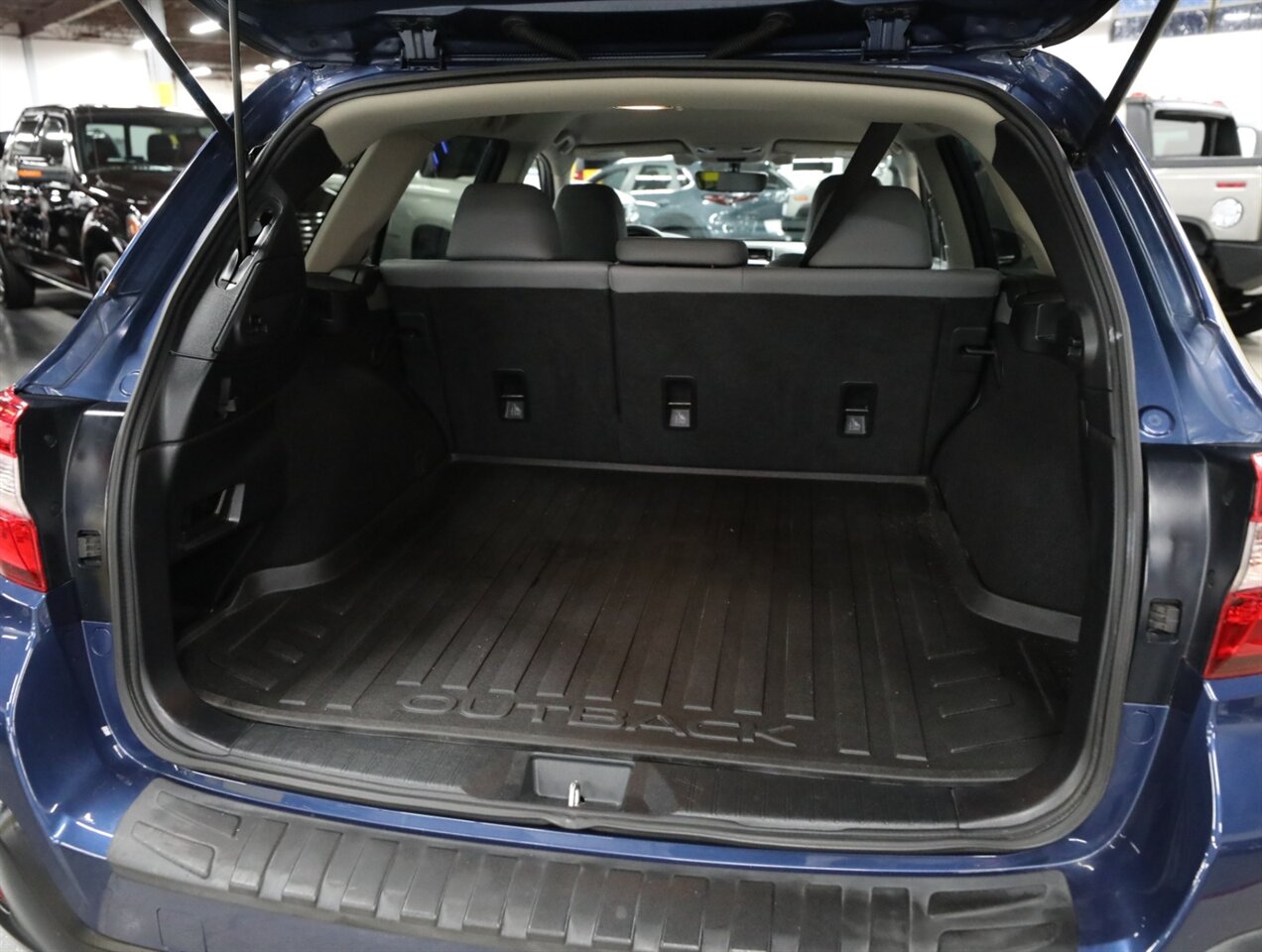 2019 Subaru Outback 2.5i Limited AWD - Photo 21 - Addison, IL 60101