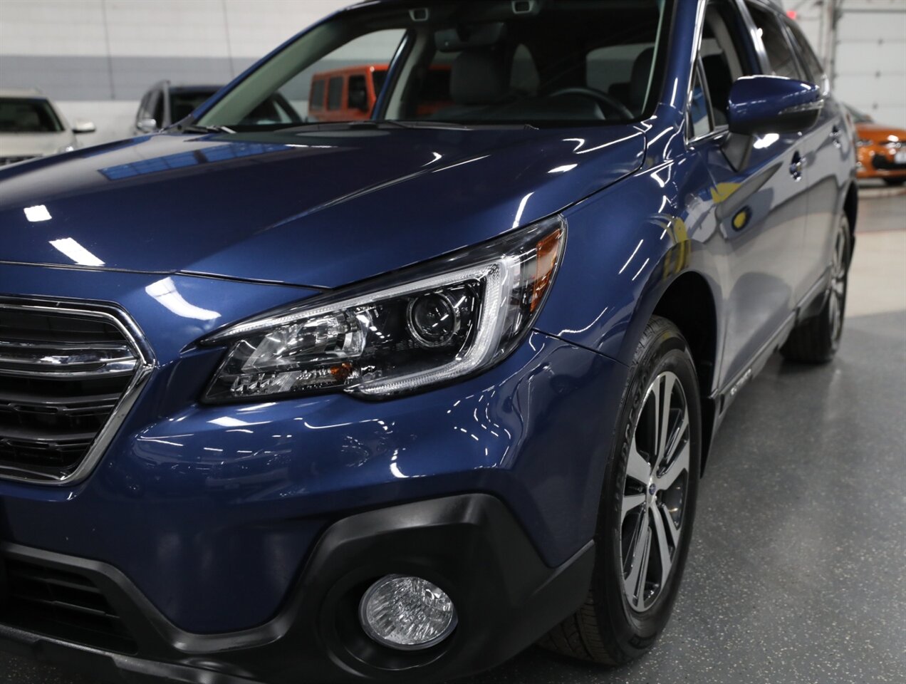 2019 Subaru Outback 2.5i Limited AWD - Photo 5 - Addison, IL 60101