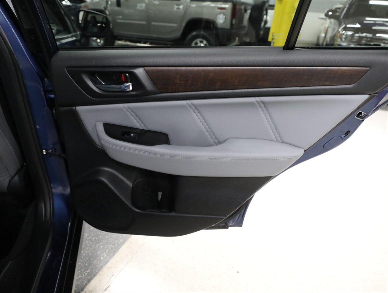 2019 Subaru Outback 2.5i Limited AWD - Photo 18 - Addison, IL 60101