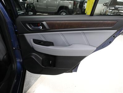 2019 Subaru Outback 2.5i Limited AWD - Photo 18 - Addison, IL 60101