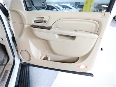 2013 Cadillac Escalade EXT Premium   - Photo 17 - Addison, IL 60101
