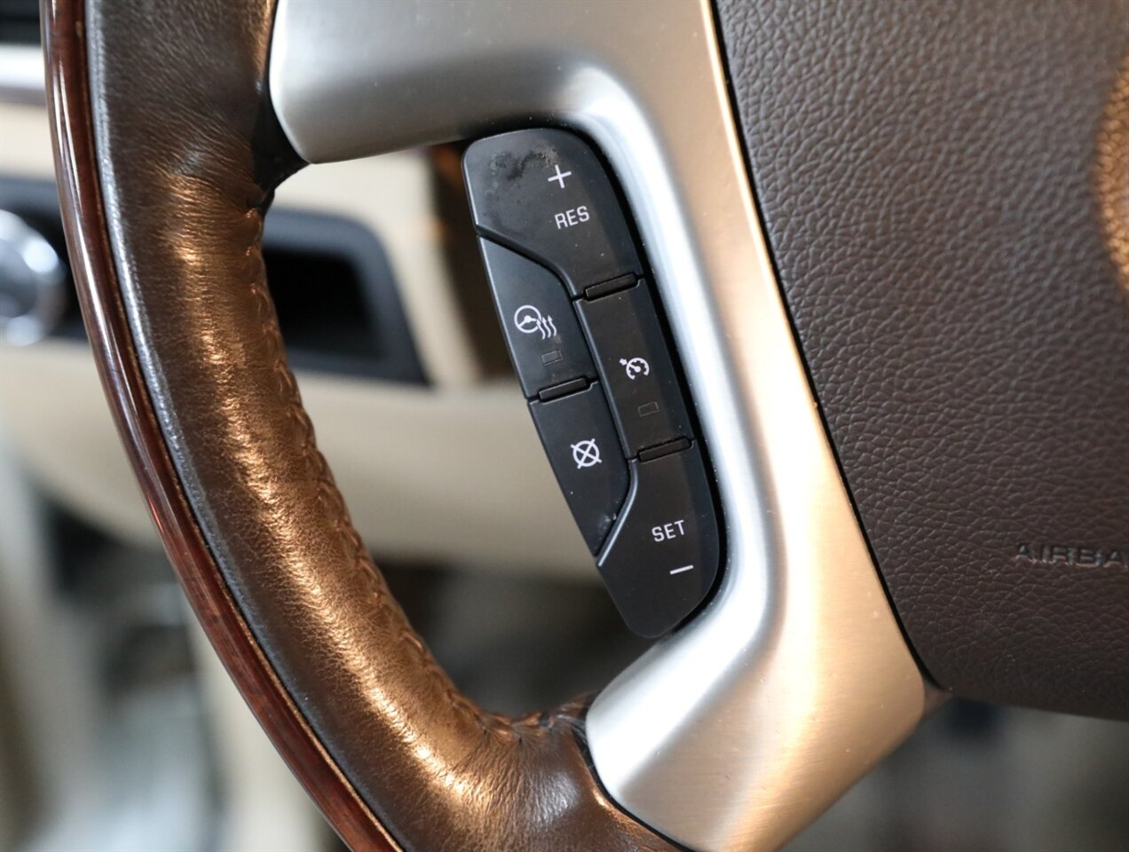 2013 Cadillac Escalade EXT Premium - Photo 39 - Addison, IL 60101