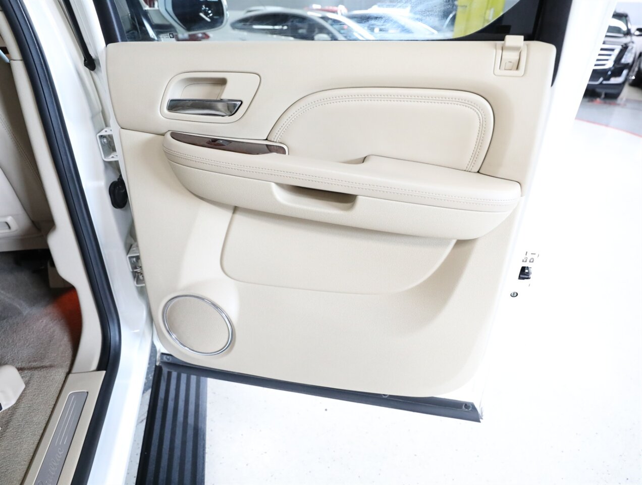2013 Cadillac Escalade EXT Premium - Photo 20 - Addison, IL 60101