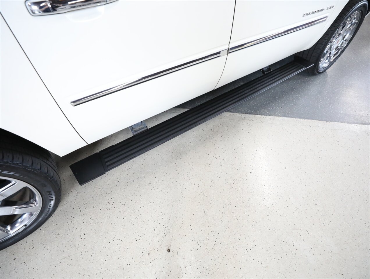 2013 Cadillac Escalade EXT Premium - Photo 16 - Addison, IL 60101