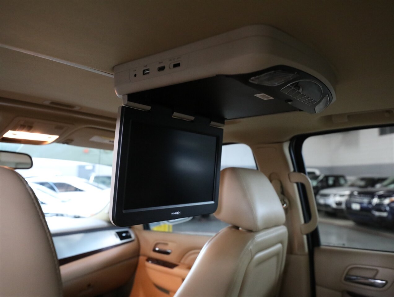 2013 Cadillac Escalade EXT Premium - Photo 26 - Addison, IL 60101