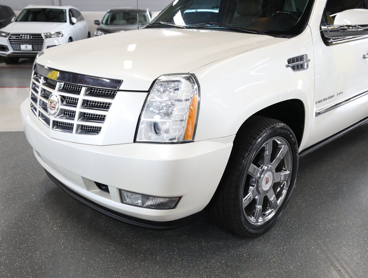 2013 Cadillac Escalade EXT Premium - Photo 3 - Addison, IL 60101