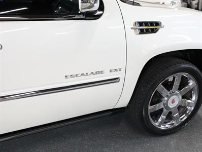 2013 Cadillac Escalade EXT Premium   - Photo 8 - Addison, IL 60101