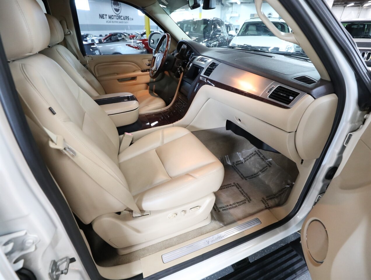 2013 Cadillac Escalade EXT Premium - Photo 18 - Addison, IL 60101